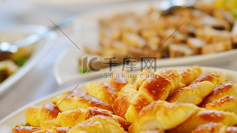 行业现状：零食市场的繁荣与竞争