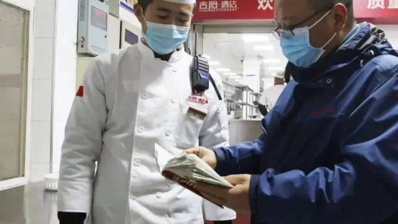 清油与无水：火锅底料健康之争，揭秘真相**